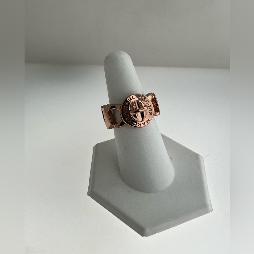 Marc Jacobs Rose Gold Logo Chain Link Ring